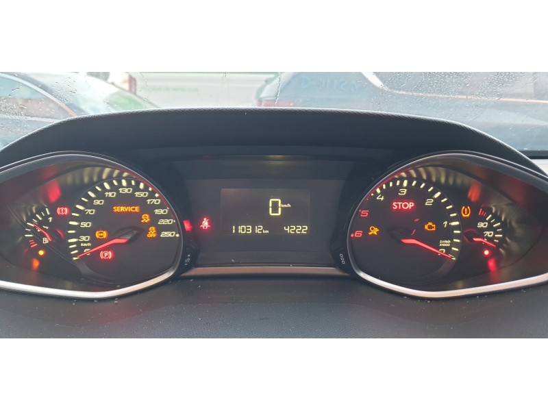 peugeot 308 del año 2015