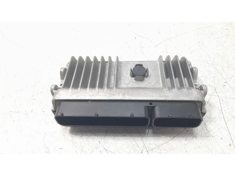 Recambio de centralita motor uce para toyota corolla (e21) referencia OEM IAM 896610ZS10  