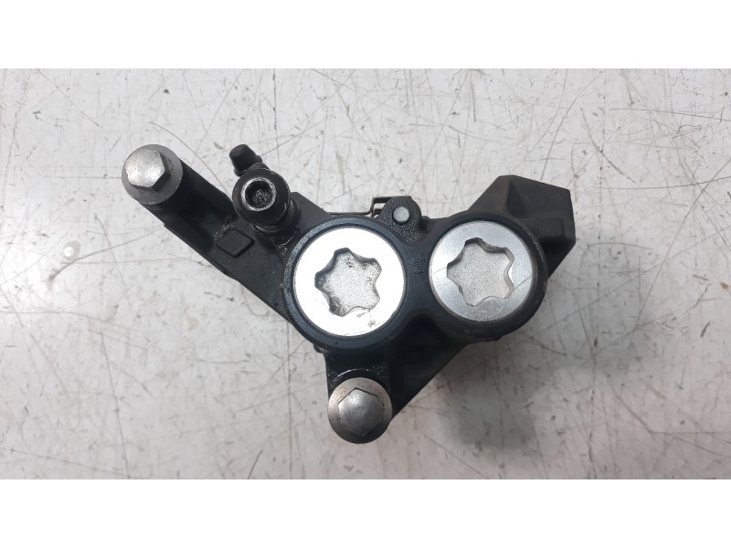 Recambio de pinza de freno delantera derecha para yamaha mt-07 referencia OEM IAM 1WS2580U00  