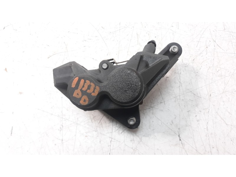 Recambio de pinza de freno delantera derecha para yamaha mt-07 referencia OEM IAM 1WS2580U00  