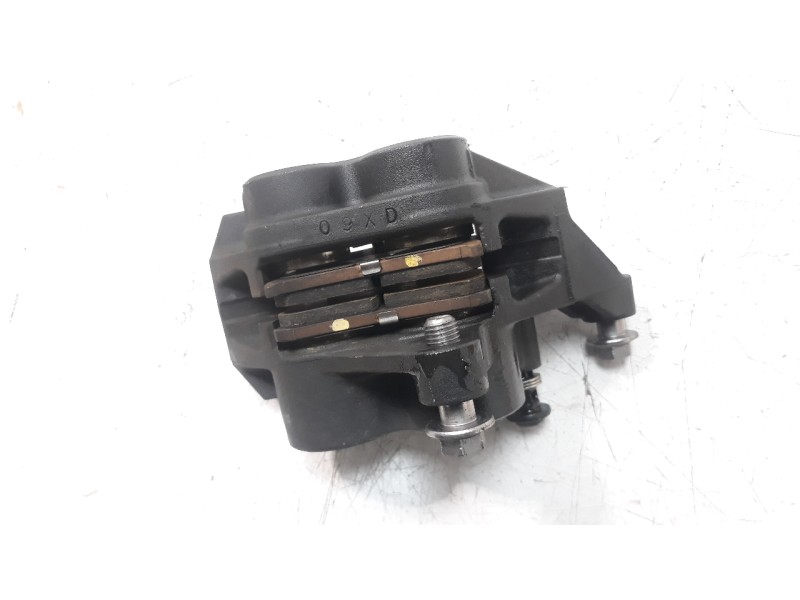 Recambio de pinza de freno delantera derecha para yamaha mt-07 referencia OEM IAM 1WS2580U00  
