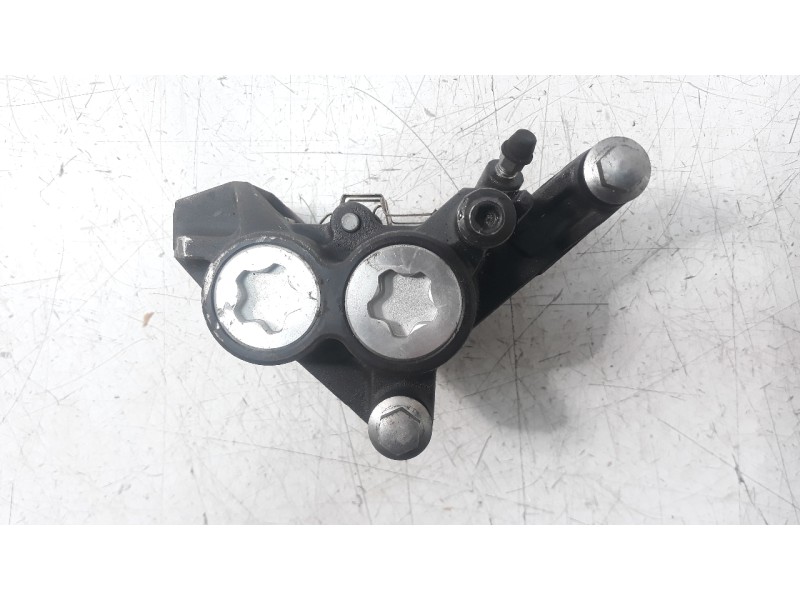 Recambio de pinza de freno delantera izquierda para yamaha mt-07 referencia OEM IAM 1WS2580T00  