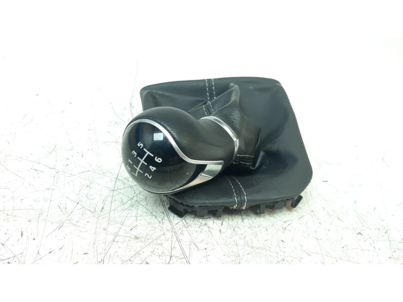 Recambio de pomo palanca cambio para seat ibiza (kj1) referencia OEM IAM 6F0711113AA  