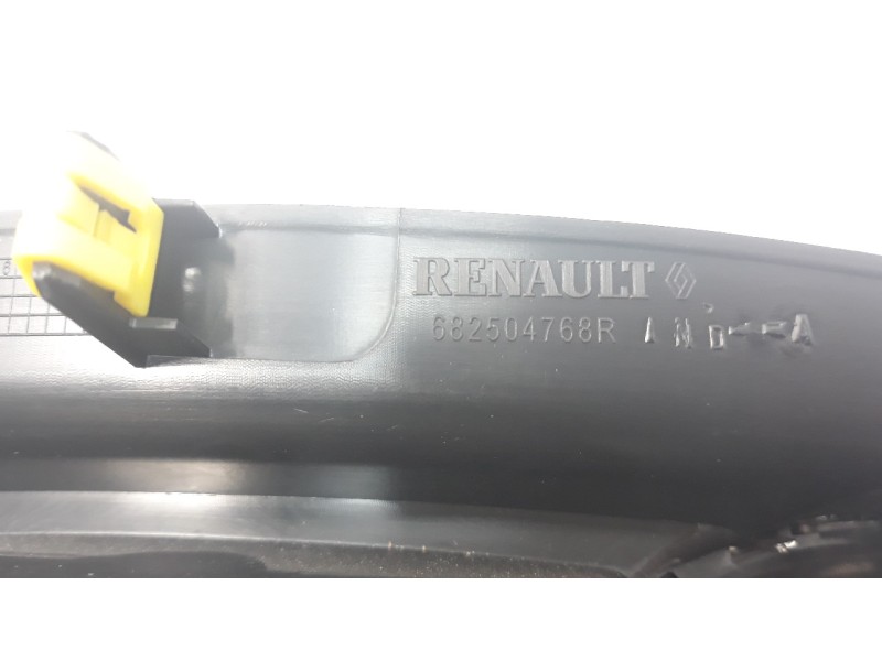 Recambio de moldura para renault captur 1.5 dci diesel fap energy referencia OEM IAM 682504768R  