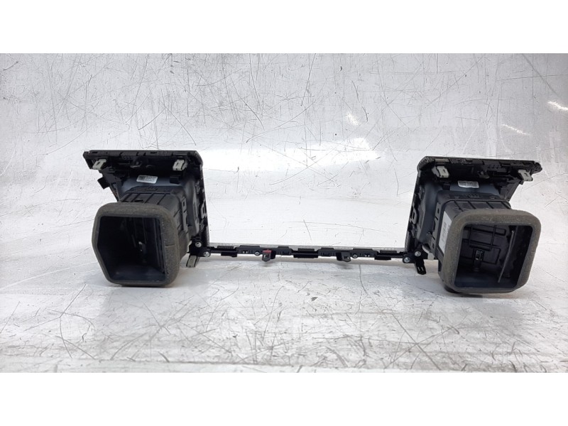 Recambio de aireador central para kia stonic (ybcuv) 1.0 tgdi cat referencia OEM IAM 84740H8AW0FH8  