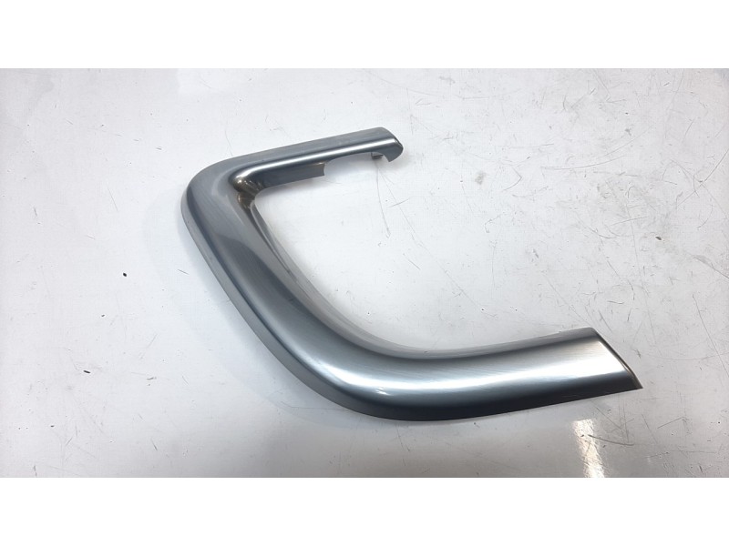 Recambio de moldura para land rover discovery sport 2.0 td4 cat referencia OEM IAM FK72237B06CD  