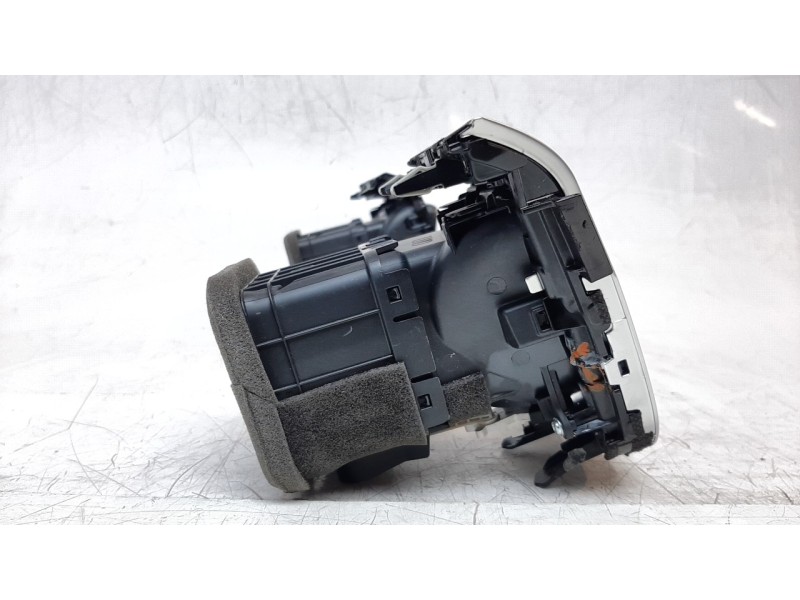 Recambio de aireador central para kia stonic (ybcuv) 1.0 tgdi cat referencia OEM IAM 84740H8AW0FH8  