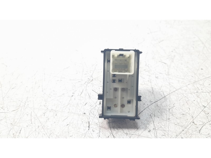 Recambio de mando elevalunas trasero izquierdo para toyota hilux (gun1) doble cabina dlx 4x4 referencia OEM IAM 848100K080  