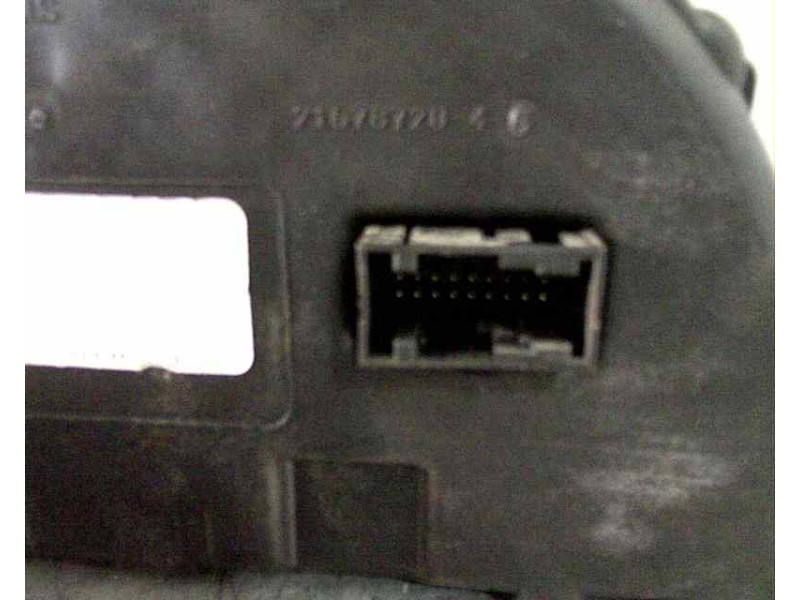 Recambio de cuadro instrumentos para citroen c3 1.4 vivace referencia OEM IAM 6104LW 281149726 4903