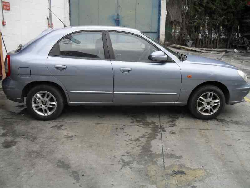 daewoo nubira berlina del año 2002