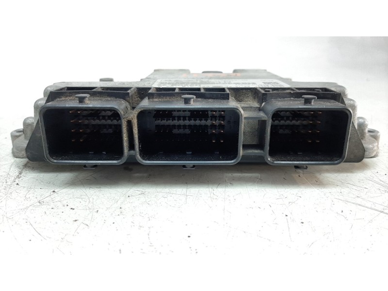 Recambio de centralita motor uce para ford fiesta (cb1) ghia referencia OEM IAM 9V2112A650AD  