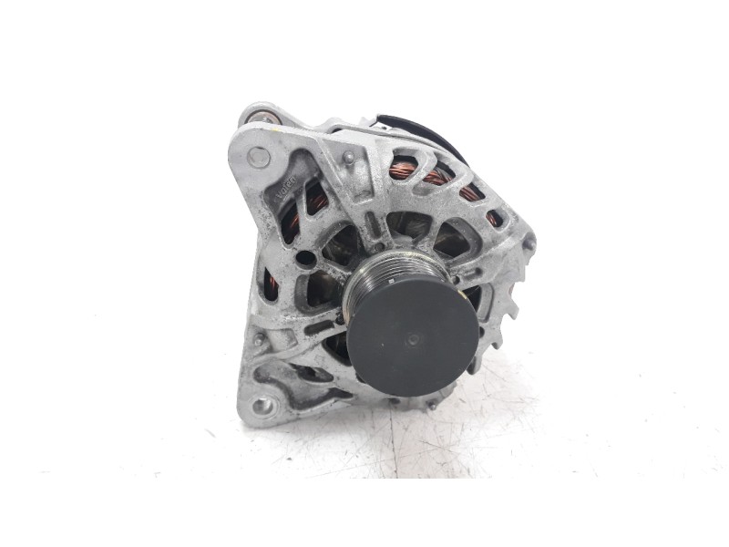 Recambio de alternador para renault captur ii 1.3 tce referencia OEM IAM 231005300R  