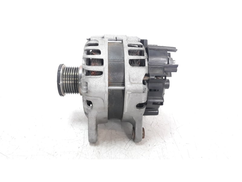 Recambio de alternador para renault captur ii 1.3 tce referencia OEM IAM 231005300R  