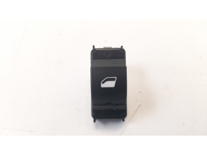 Recambio de mando elevalunas trasero derecho para peugeot 308 1.2 12v e-thp referencia OEM IAM 96762292ZD IAF240007CP 