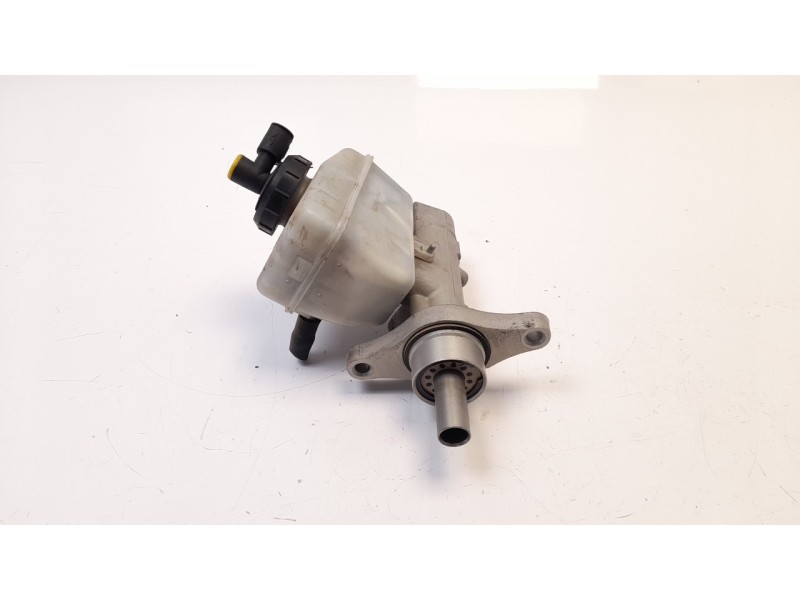 Recambio de bomba freno para dacia duster 1.5 dci diesel fap cat referencia OEM IAM 460119952R 03350890471 