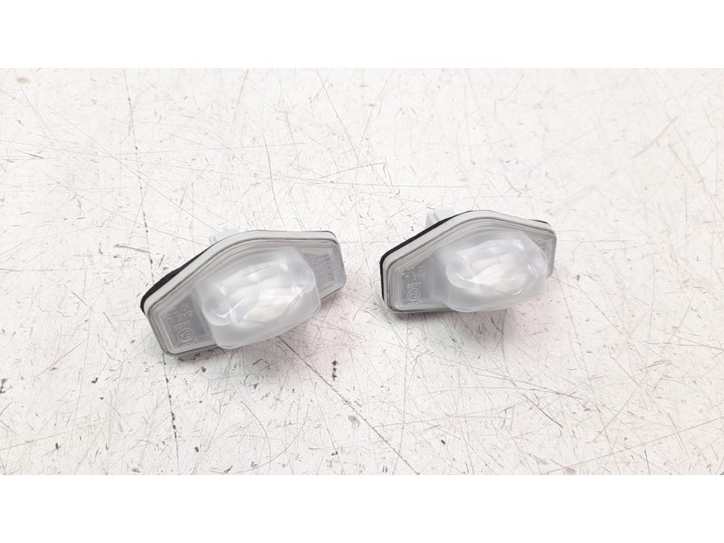 Recambio de piloto matricula para honda hr-v (..) 1.5 vtec cat referencia OEM IAM 34100T5A003  