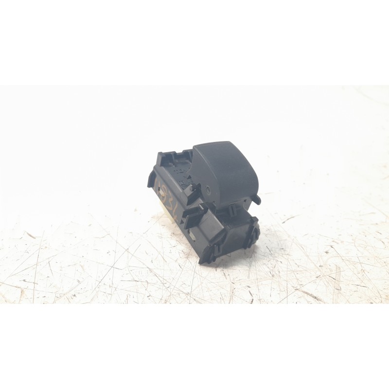 Recambio de mando elevalunas delantero derecho para toyota hilux (gun1) doble cabina dlx 4x4 referencia OEM IAM 848100K080  