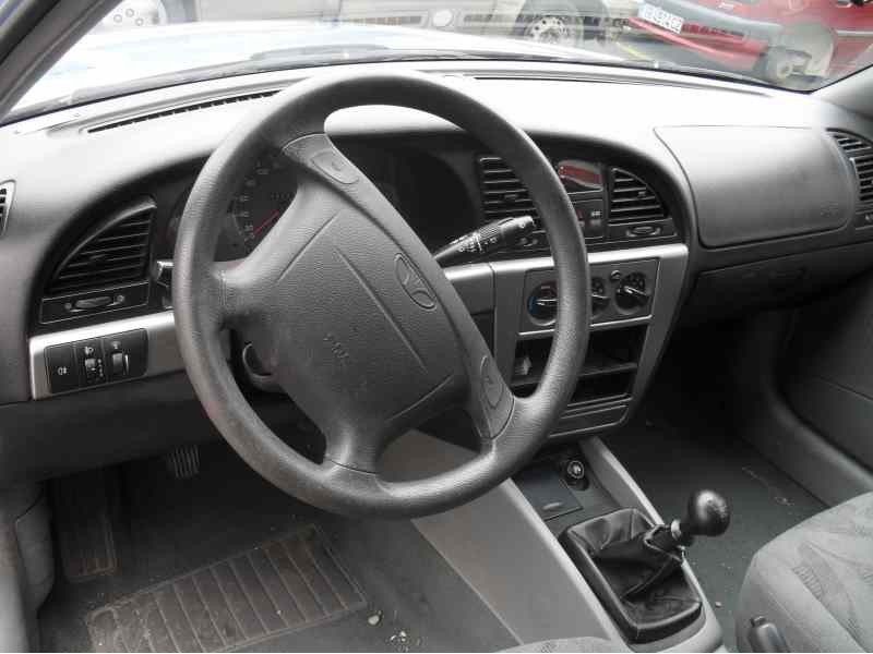 daewoo nubira berlina del año 2002