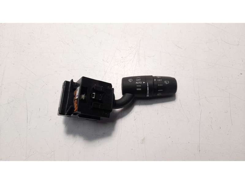 Recambio de mando limpia para mazda 3 lim. () luxury referencia OEM IAM KD4717F899  