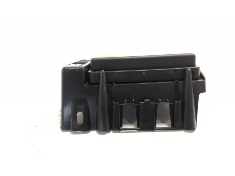 Recambio de caja reles / fusibles para renault captur ii 1.3 tce referencia OEM IAM 284B67877R  