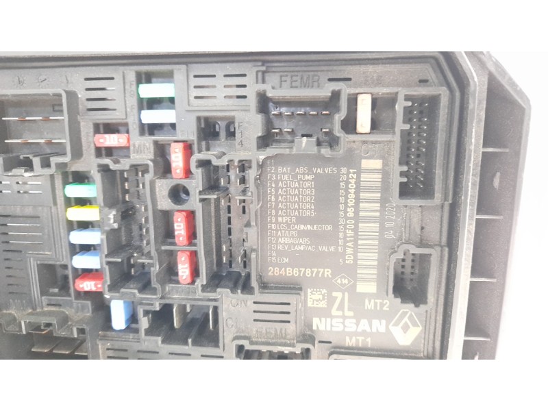 Recambio de caja reles / fusibles para renault captur ii 1.3 tce referencia OEM IAM 284B67877R  