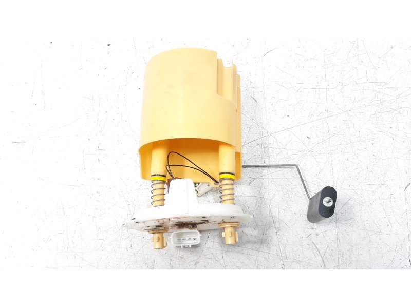 Recambio de bomba combustible para dacia duster 1.5 dci diesel fap cat referencia OEM IAM 172020371R 0974190990005 