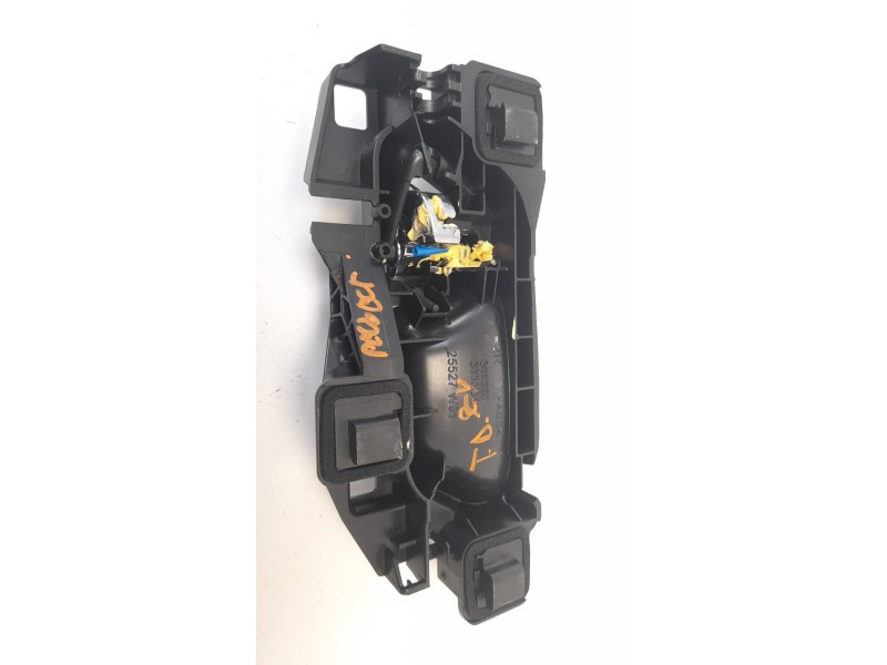 Recambio de maneta interior trasera derecha para peugeot 308 1.2 12v e-thp referencia OEM IAM 98201552  