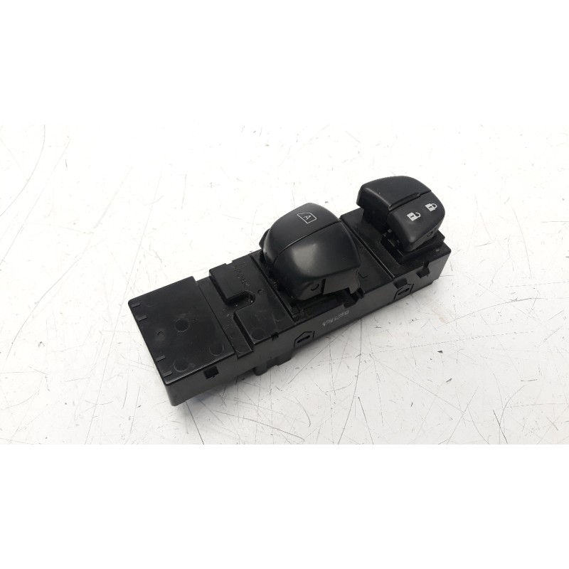 Recambio de mando elevalunas delantero izquierdo para nissan micra v (k14) 1.0 12v cat referencia OEM IAM 254015FA0A  
