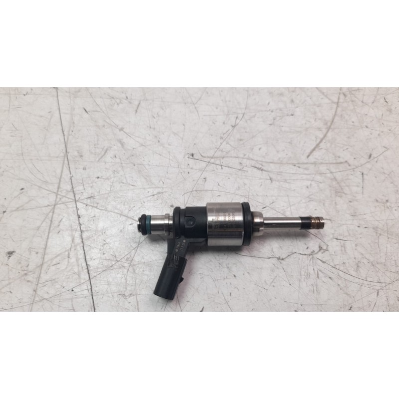 Recambio de inyector para kia sportage 1.6 gdi cat referencia OEM IAM 353102M417  