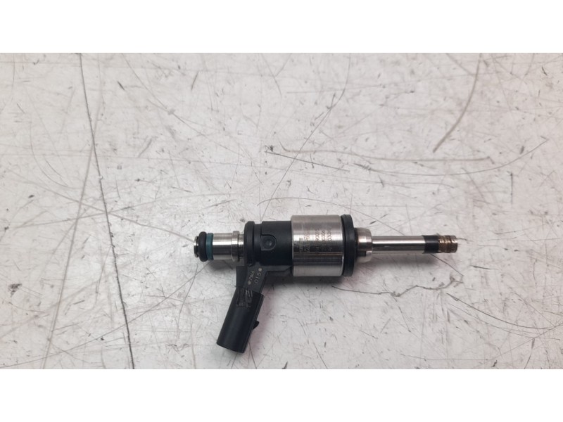 Recambio de inyector para kia sportage 1.6 gdi cat referencia OEM IAM 353102M417  