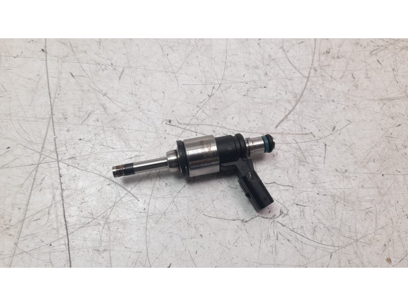 Recambio de inyector para kia sportage 1.6 gdi cat referencia OEM IAM 353102M417  