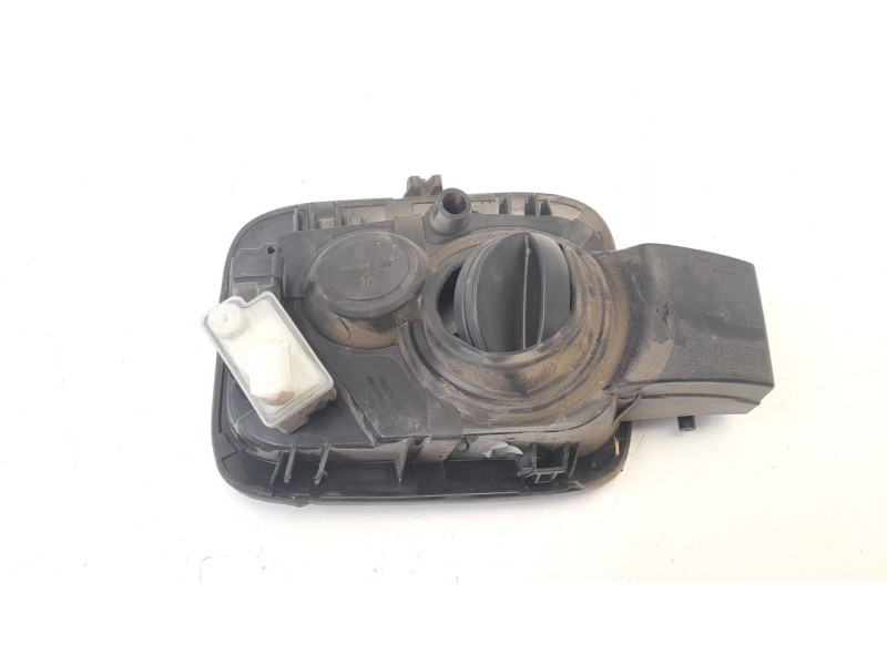 Recambio de tapa exterior combustible para peugeot 308 1.2 12v e-thp referencia OEM IAM 9817504180  