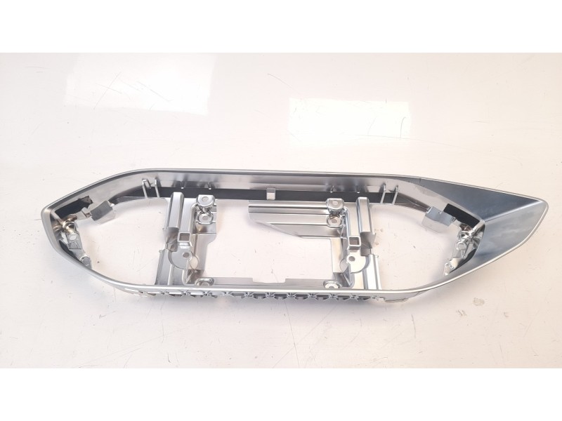 Recambio de moldura para peugeot 308 1.2 12v e-thp referencia OEM IAM 98075499VV  