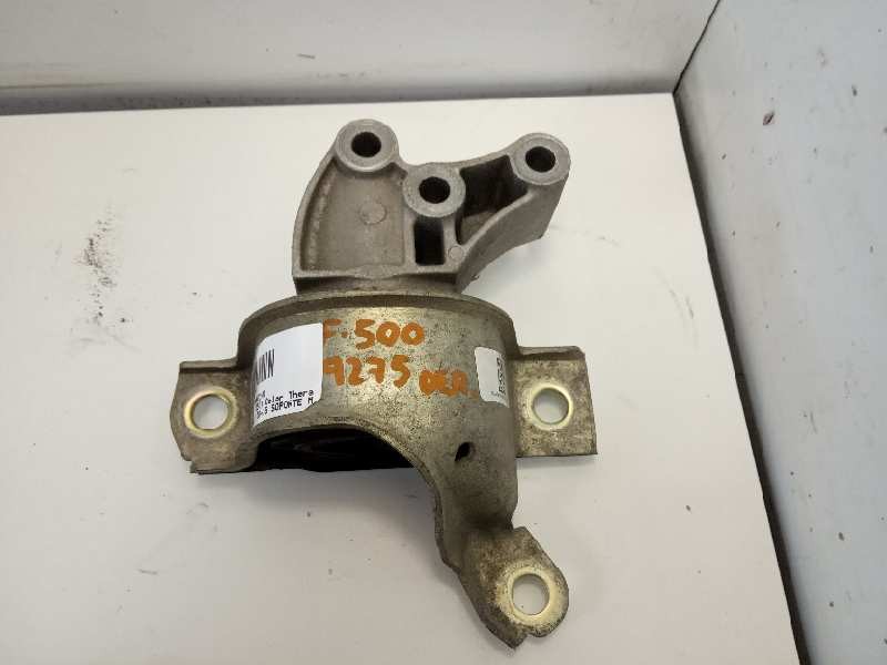 Recambio de soporte motor derecho para fiat nuova 500 (150) color therapy referencia OEM IAM 075011057  