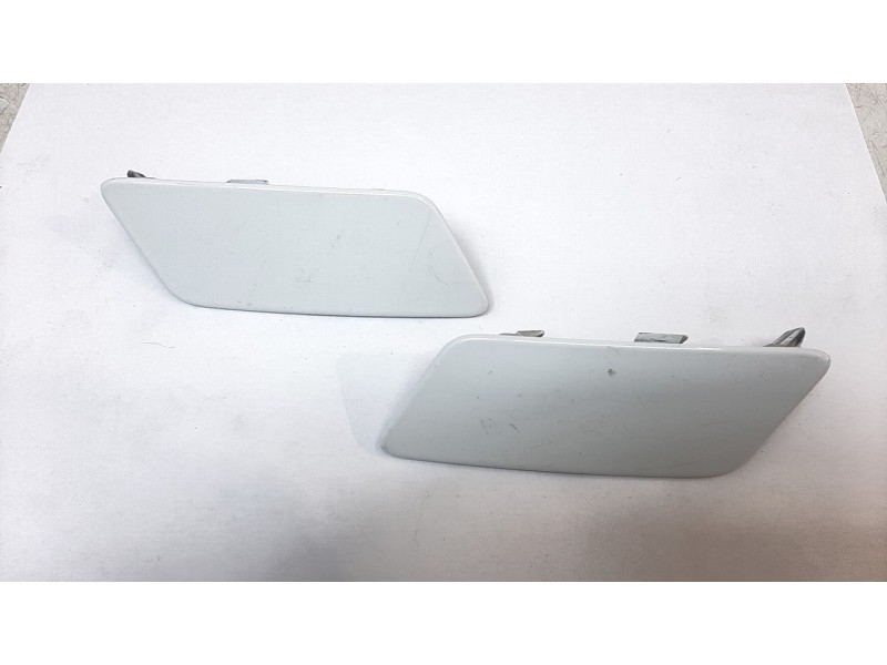 Recambio de molduras delanteras para land rover discovery sport pure referencia OEM IAM FK7213W023B  