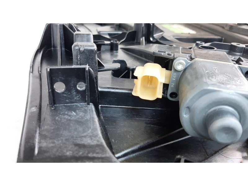 Recambio de elevalunas delantero derecho para ford fiesta (cb1) ghia referencia OEM IAM 8A61B045H16AH  