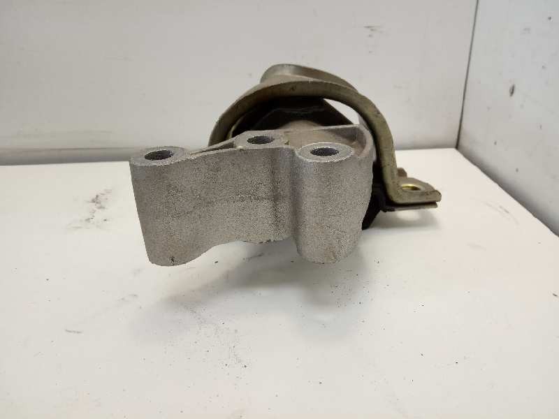 Recambio de soporte motor derecho para fiat nuova 500 (150) color therapy referencia OEM IAM 075011057  