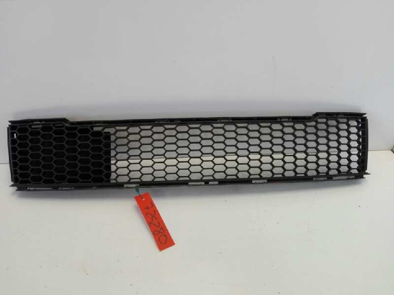 Recambio de rejilla delantera para fiat nuova 500 (150) color therapy referencia OEM IAM 735455043 107095805 FT0302120