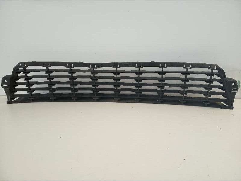 Recambio de rejilla paragolpes central para citroen c3 picasso sx referencia OEM IAM 9681801377 CI7052120 