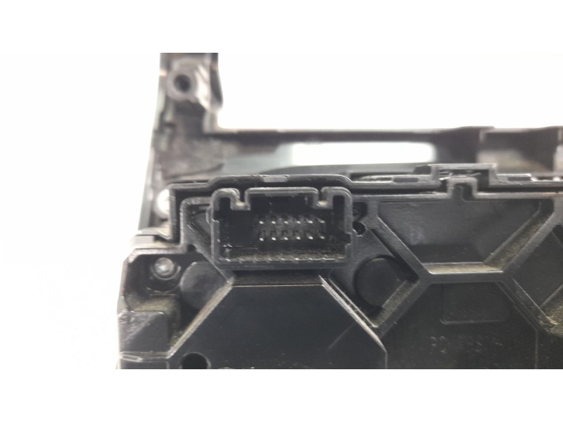 Recambio de mando climatizador para renault captur ii 1.3 tce referencia OEM IAM 275100936R  