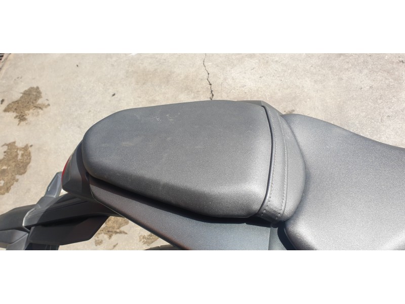 Recambio de asiento para honda cb125 r referencia OEM IAM 77300K98E000  