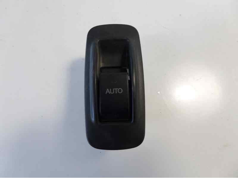 Recambio de mando elevalunas trasero derecho para toyota corolla (e12) 2.0 d-4d sol berlina referencia OEM IAM 54035117  