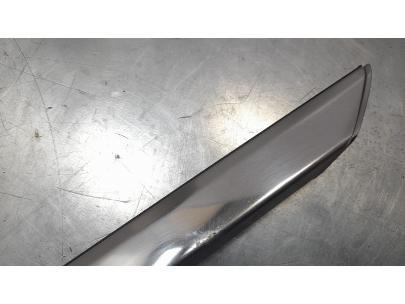 Recambio de moldura para peugeot 5008 1.5 blue-hdi fap referencia OEM IAM 98270092VV  