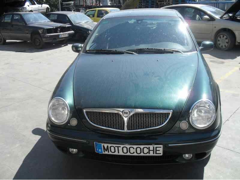 lancia lybra berlina del año 2000