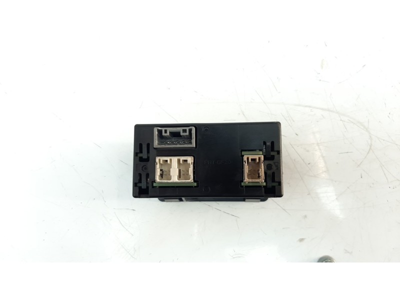 Recambio de modulo electronico para mazda 3 berlina (bp) referencia OEM IAM BDGG669U0  