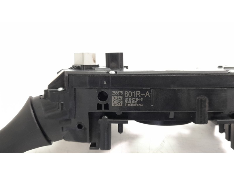 Recambio de mando multifuncion para renault captur ii 1.3 tce referencia OEM IAM 255675601R  