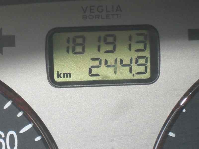 lancia lybra berlina del año 2000