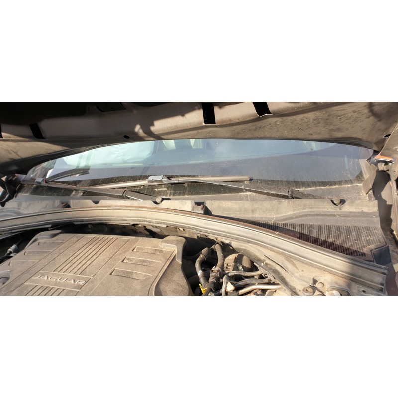 Recambio de brazo limpia delantero derecho para jaguar f-pace 300 sport awd referencia OEM IAM T4A1174  