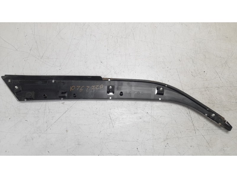 Recambio de moldura para peugeot 5008 1.5 blue-hdi fap referencia OEM IAM 982700897  