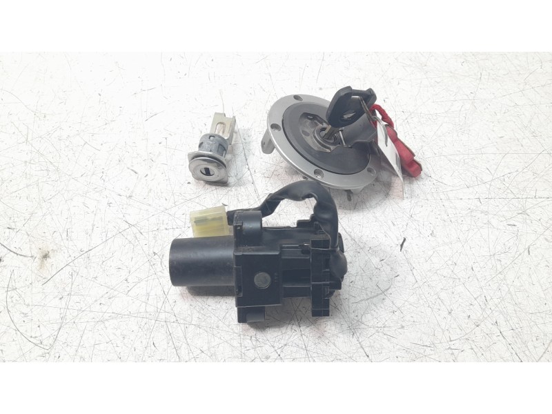Recambio de conmutador de arranque para honda cb125 r referencia OEM IAM 35010K98E01  